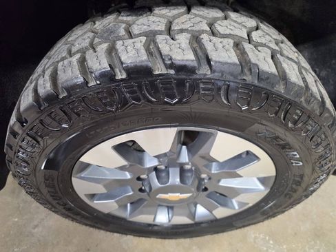 Used 2023 Chevrolet Silverado 2500 Custom w/ Custom Convenience Package AWD/4WD image 13