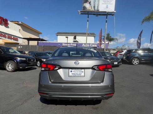 Used 2020 Nissan Versa S FWD image 3