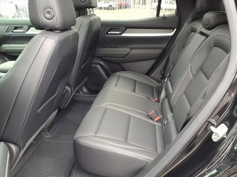 Used 2026 GMC Terrain Elevation w/ Elevation Premium Package image 12