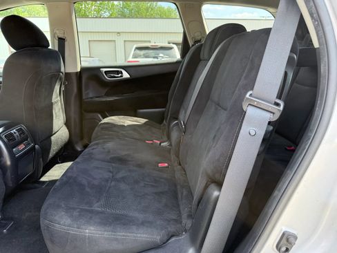 Used 2015 Nissan Pathfinder SV FWD image 21