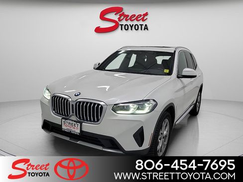Used 2022 BMW X3 xDrive30i w/ Premium Package image 1