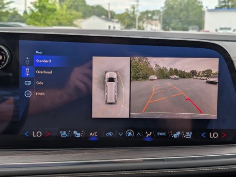 New 2025 Chevrolet Suburban Premier image 4