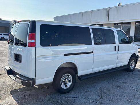 Used 2025 Chevrolet Express 3500 LT w/ LT Preferred Equipment Group RWD image 7