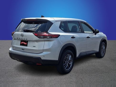 Used 2024 Nissan Rogue S AWD/4WD image 4
