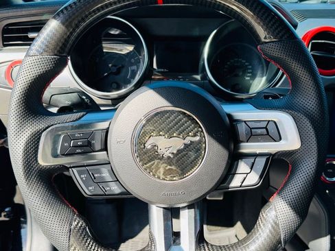 Used 2018 Ford Mustang Premium RWD image 10