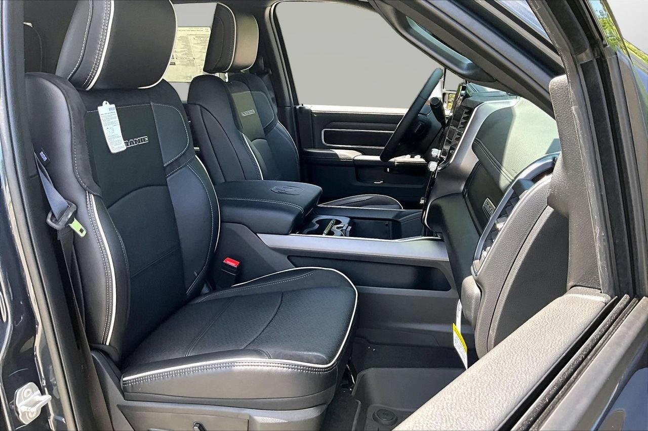 New 2026 RAM 3500 Laramie AWD/4WD image 23