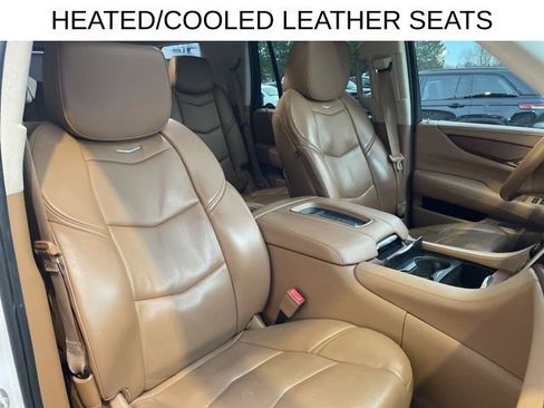 Used 2016 Cadillac Escalade Platinum image 3