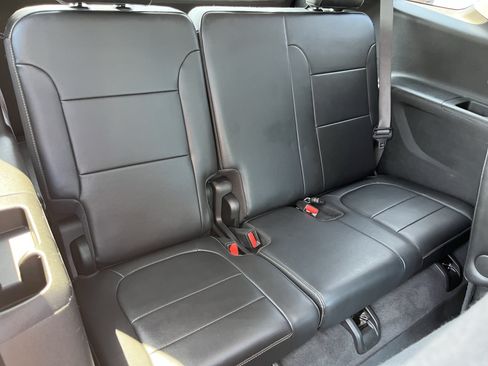 Used 2018 Chevrolet Traverse LT AWD/4WD image 5