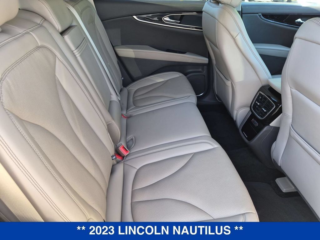 Used 2023 Lincoln Nautilus Reserve w/ Cargo Utility Package AWD/4WD image 32