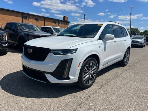 Used 2024 Cadillac XT6 Sport w/ Technology Package AWD/4WD image 30