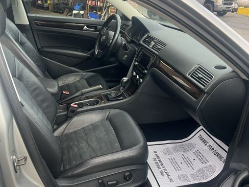 Used 2014 Volkswagen Passat TDI SEL Premium FWD image 6