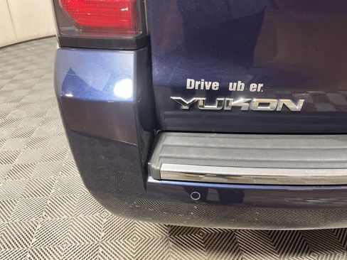 Used 2018 GMC Yukon Denali w/ Open Road Package image 11