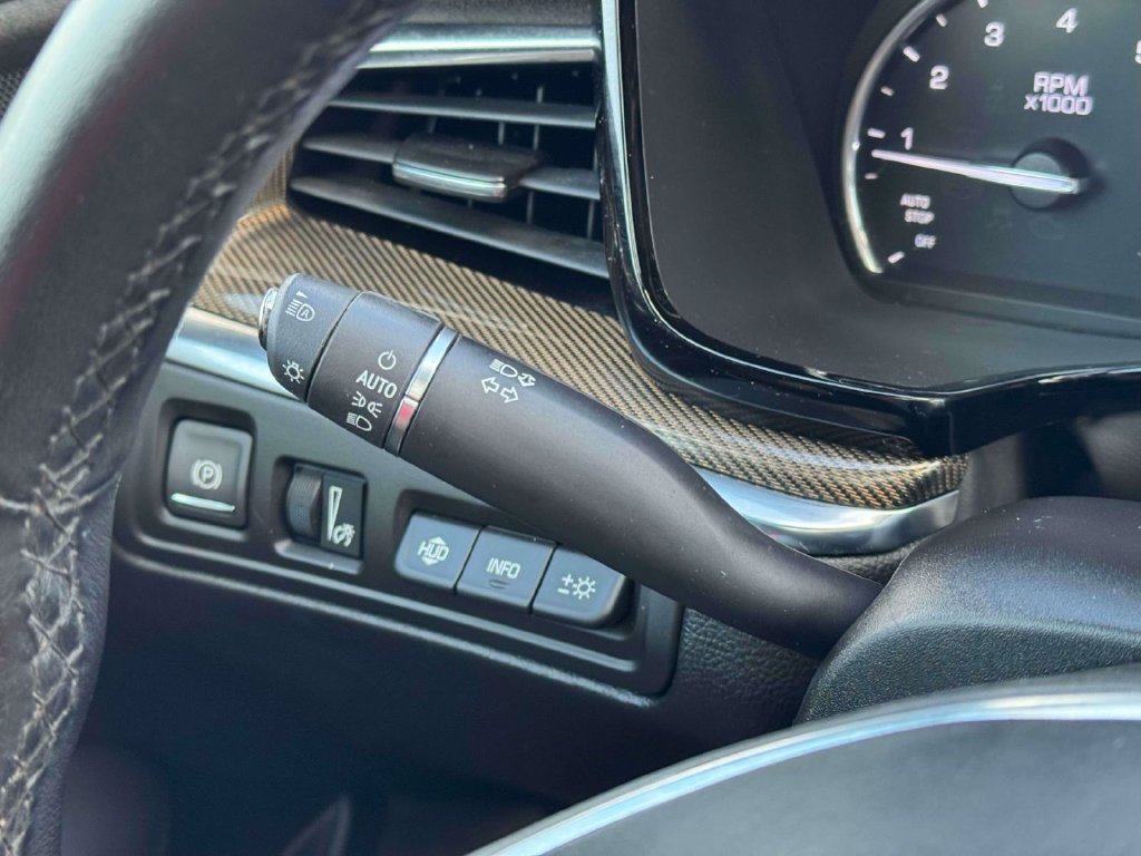 Used 2019 Cadillac XT5 Platinum AWD/4WD image 23