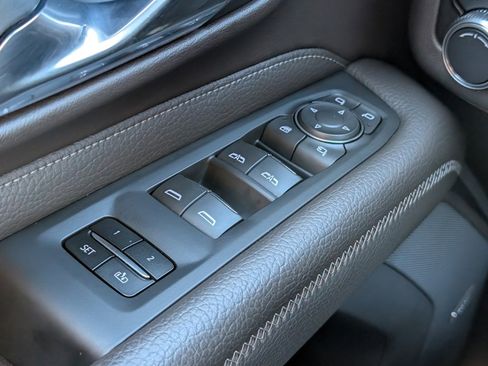 Used 2021 GMC Yukon Denali w/ Denali Premium Package image 26