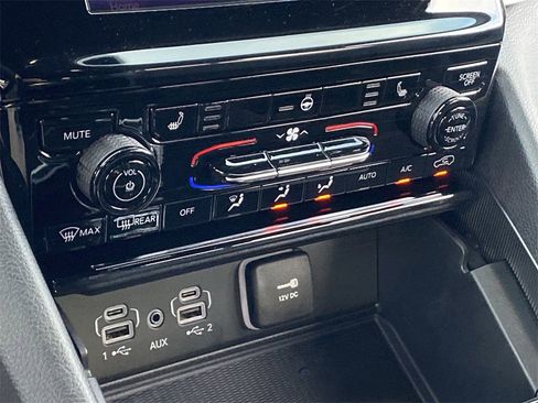 Used 2024 Jeep Grand Cherokee L Altitude image 17