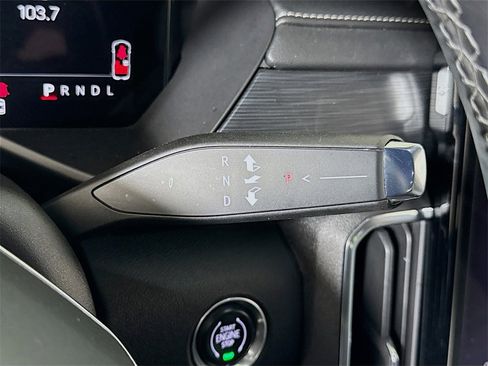 Used 2025 GMC Acadia Elevation image 15