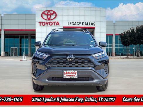 Used 2025 Toyota RAV4 LE AWD/4WD image 5