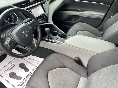 Used 2020 Toyota Camry LE image 11