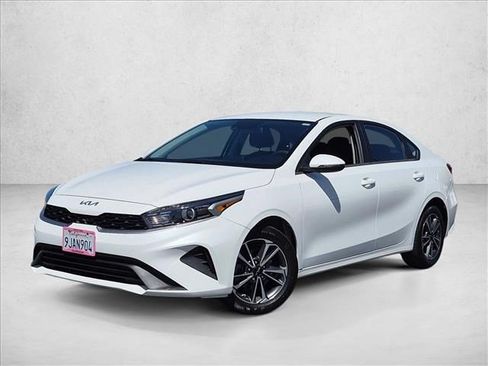 Used 2023 Kia Forte LXS w/ LXS Technology Package FWD image 1
