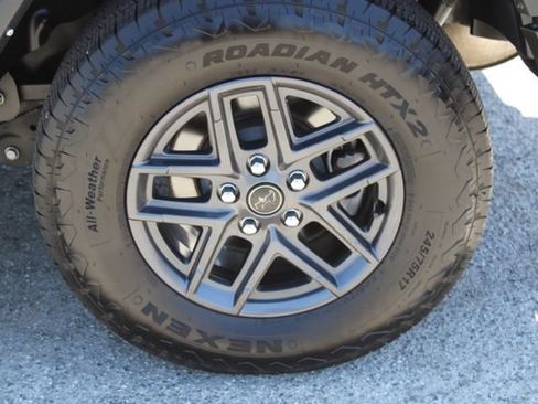 Used 2022 Jeep Wrangler Unlimited Sahara w/ Cold Weather Group AWD/4WD image 10