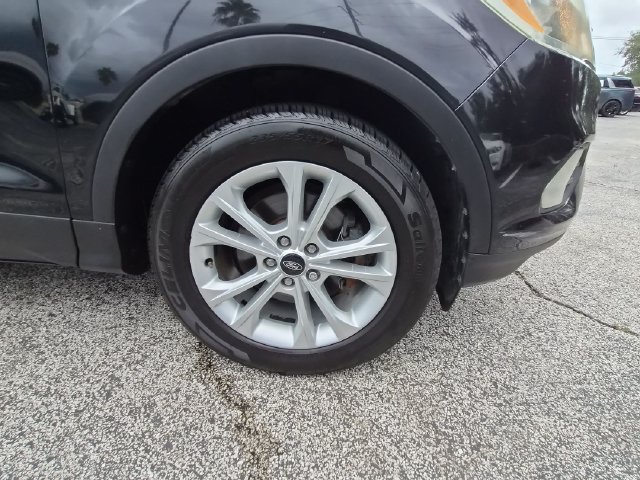 Used 2017 Ford Escape SE w/ SE Cold Weather Package FWD image 28