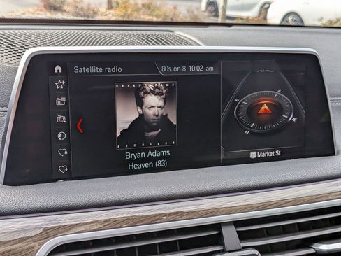 Used 2019 BMW 740i image 22