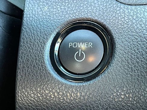 Used 2025 Toyota Camry SE FWD image 17