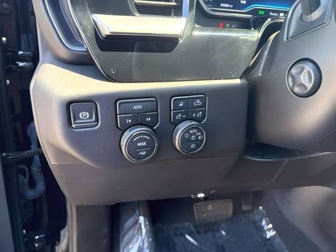 Used 2025 Chevrolet Silverado 1500 LTZ w/ LTZ Convenience Package II AWD/4WD image 19