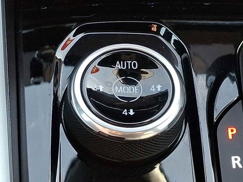 Used 2023 Chevrolet Colorado Z71 w/ Z71 Convenience Package 2 image 23