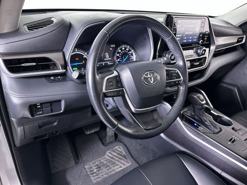 Used 2022 Toyota Highlander XLE image 46