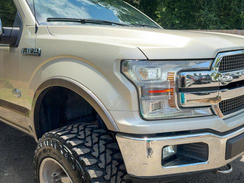 Used 2018 Ford F150 King Ranch w/ Equipment Group 601A Luxury AWD/4WD image 27