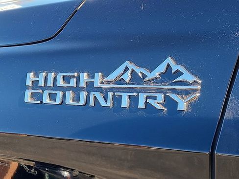 Used 2021 Chevrolet Tahoe High Country w/ Premium Package image 8