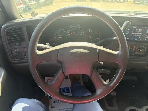 Used 2007 Chevrolet Silverado 2500 W/T w/ Snow Plow Prep Package AWD/4WD image 14