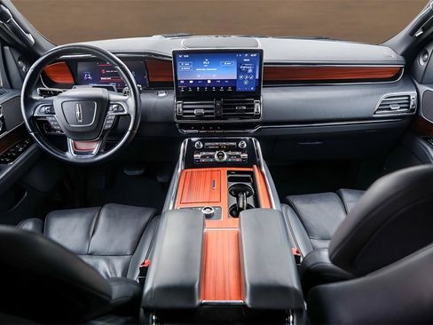 Used 2024 Lincoln Navigator Reserve image 26