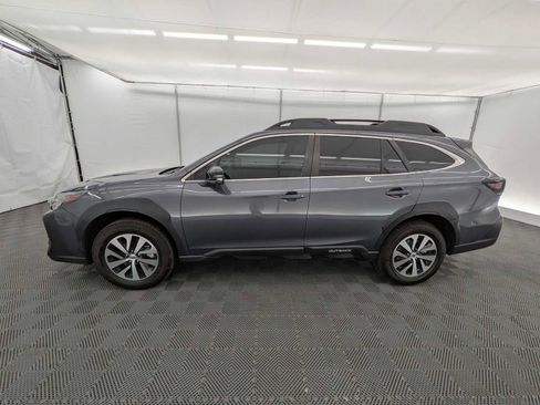 Used 2023 Subaru Outback Premium AWD/4WD image 2