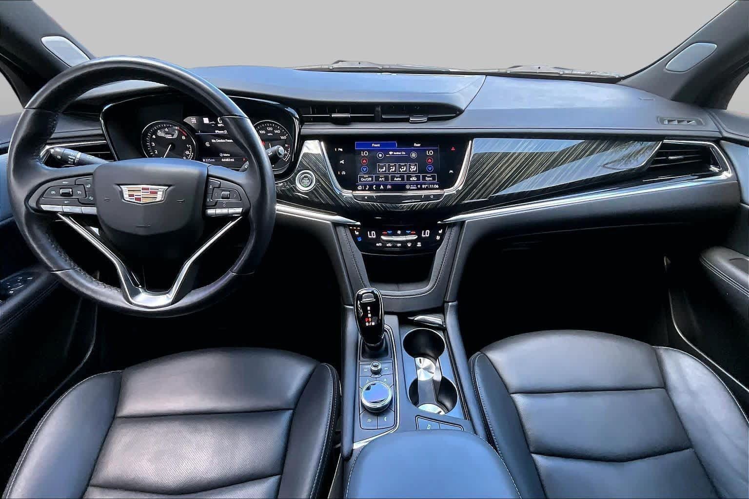 Used 2023 Cadillac XT6 Premium Luxury w/ Technology Package AWD/4WD image 16