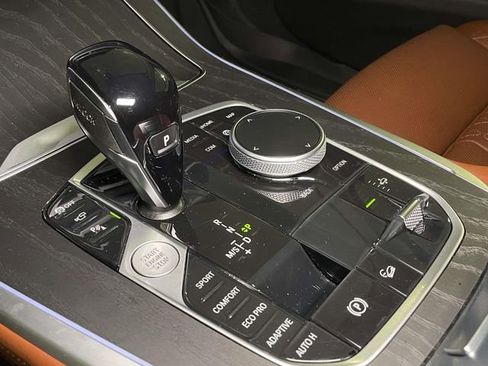 Used 2022 BMW X7 xDrive40i w/ Premium Package image 36