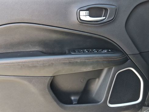 Used 2017 Jeep Compass Limited w/ Navigation Group image 12