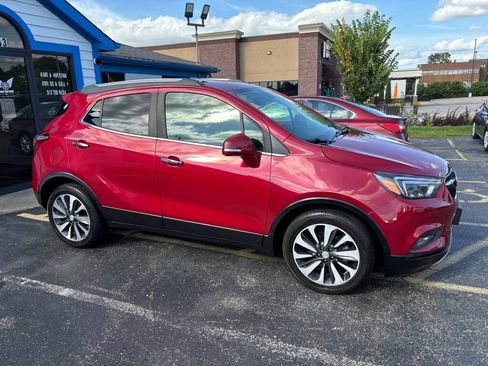Used 2019 Buick Encore Essence FWD image 3