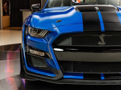 Used 2020 Ford Mustang Shelby GT500 w/ Carbon Fiber Track Pack RWD image 20