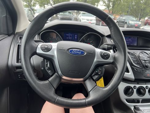 Used 2013 Ford Focus SE FWD image 18