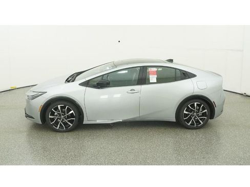 New 2026 Toyota Prius Plug-In Hybrid image 3