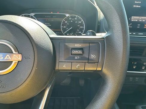 Used 2024 Nissan Rogue S AWD/4WD image 14