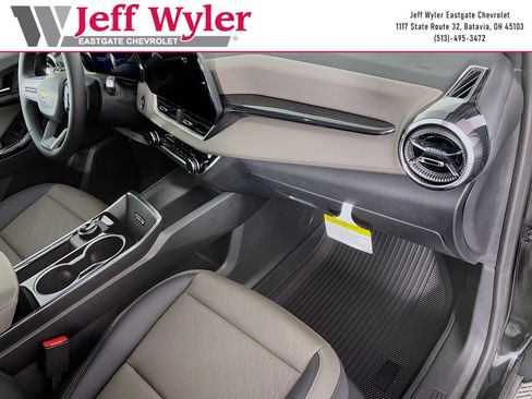New 2026 Chevrolet Equinox LT w/ Convenience Package II FWD image 22