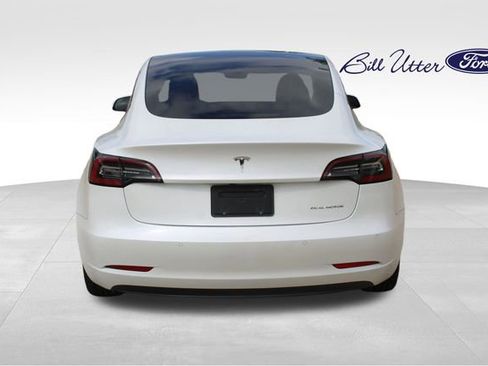 Used 2022 Tesla Model 3 Long Range AWD/4WD image 6