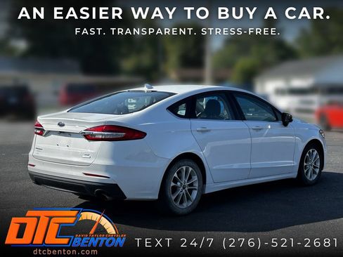 Used 2020 Ford Fusion SE FWD image 3