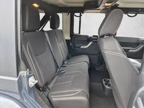 Used 2016 Jeep Wrangler Unlimited Sahara AWD/4WD image 17