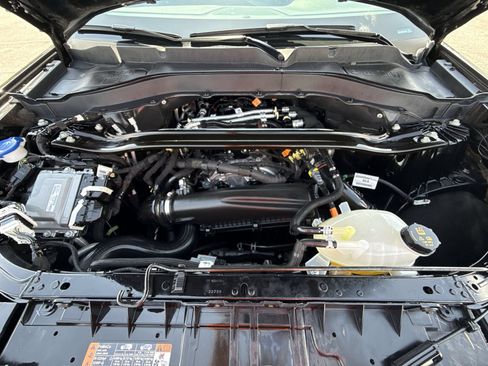 Used 2025 Ford Explorer Platinum RWD image 18