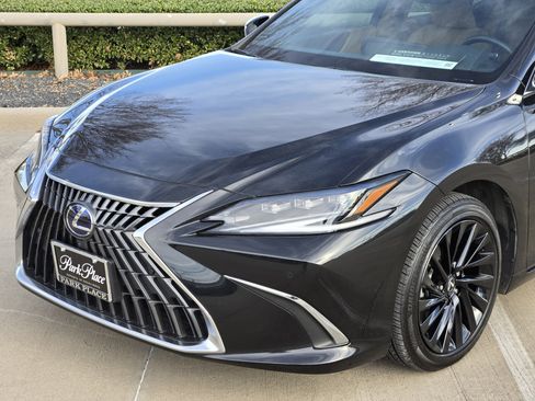 Used 2022 Lexus ES 300h Ultra Luxury image 19