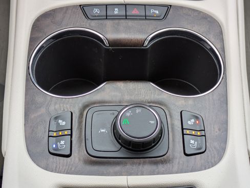 Certified 2023 GMC Acadia Denali w/ Denali Ultimate Package image 21